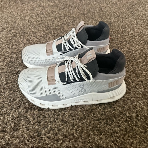 On Running Sneakers in Gray and Black - Picture 2 of 4